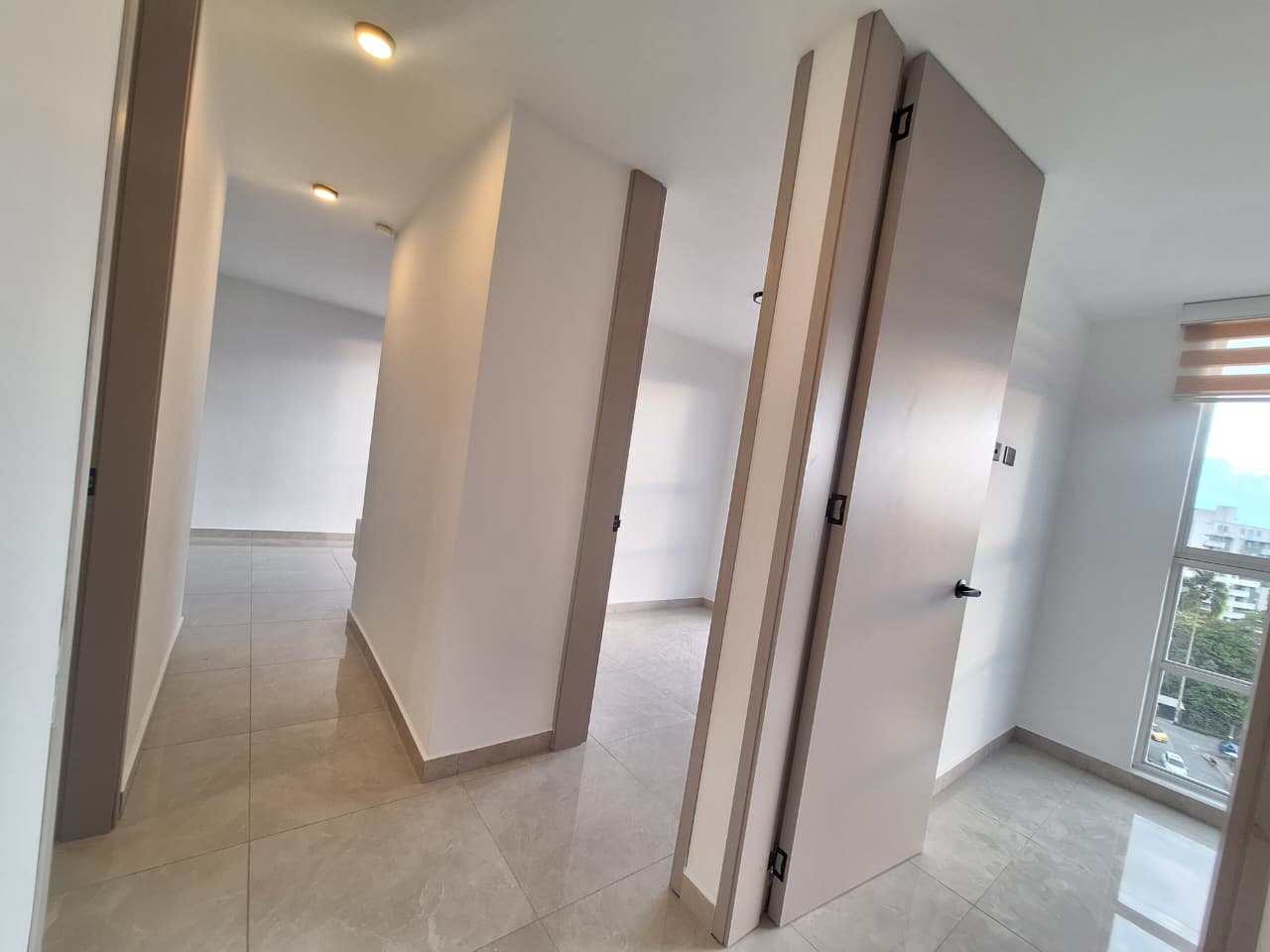 SE ALQUILA APTO EN AV 19 NORTE 11..jpg