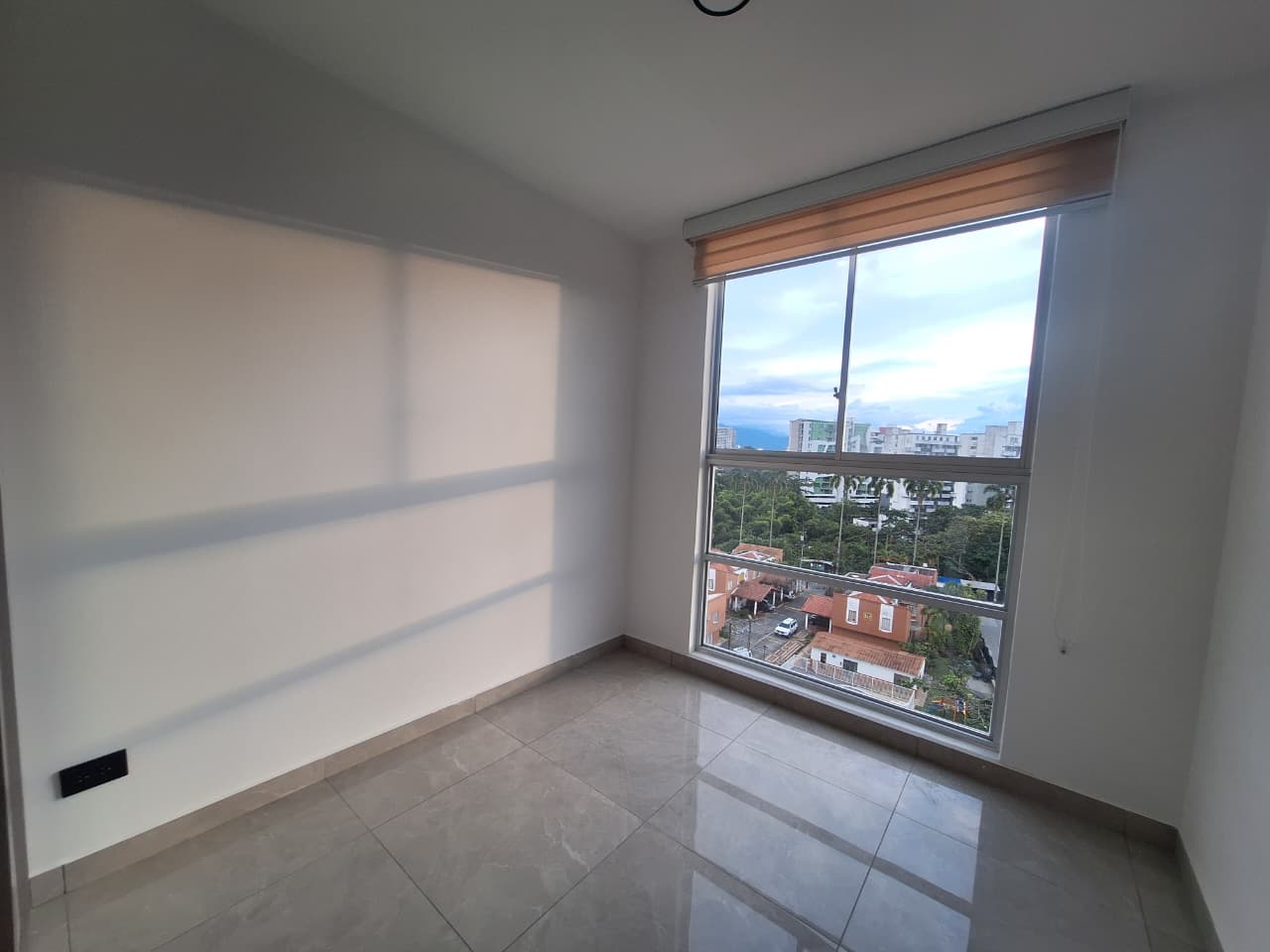 SE ALQUILA APTO EN AV 19 NORTE 20..jpg