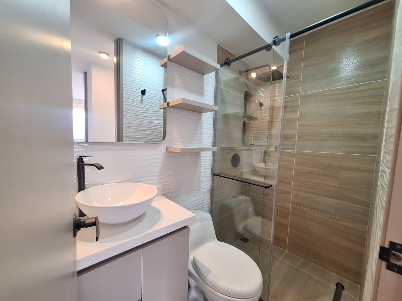 SE ALQUILA APTO EN AV 19 NORTE 22..jpg