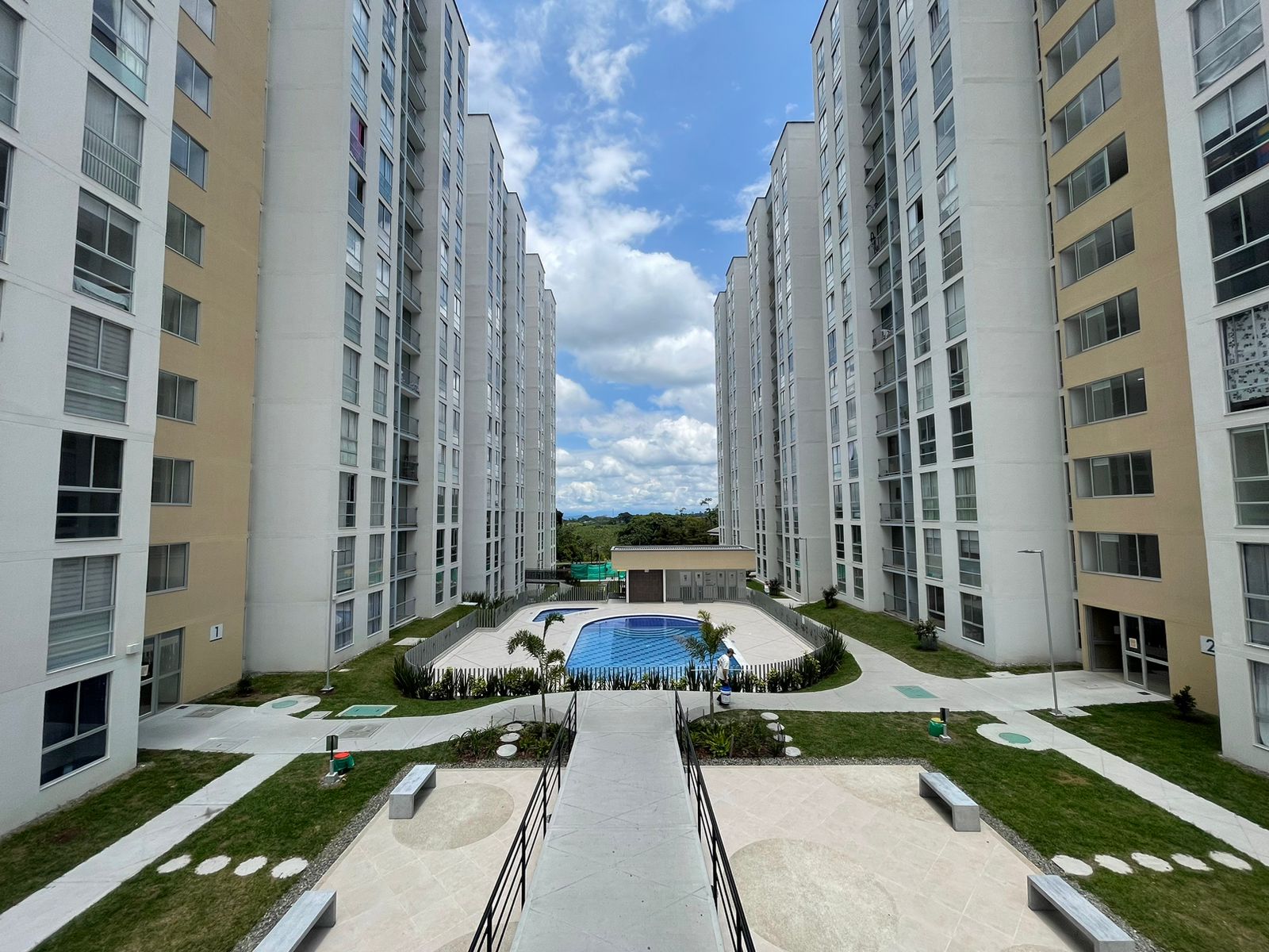 SE ALQUILA APTO EN AV 19 NORTE 23..jpg