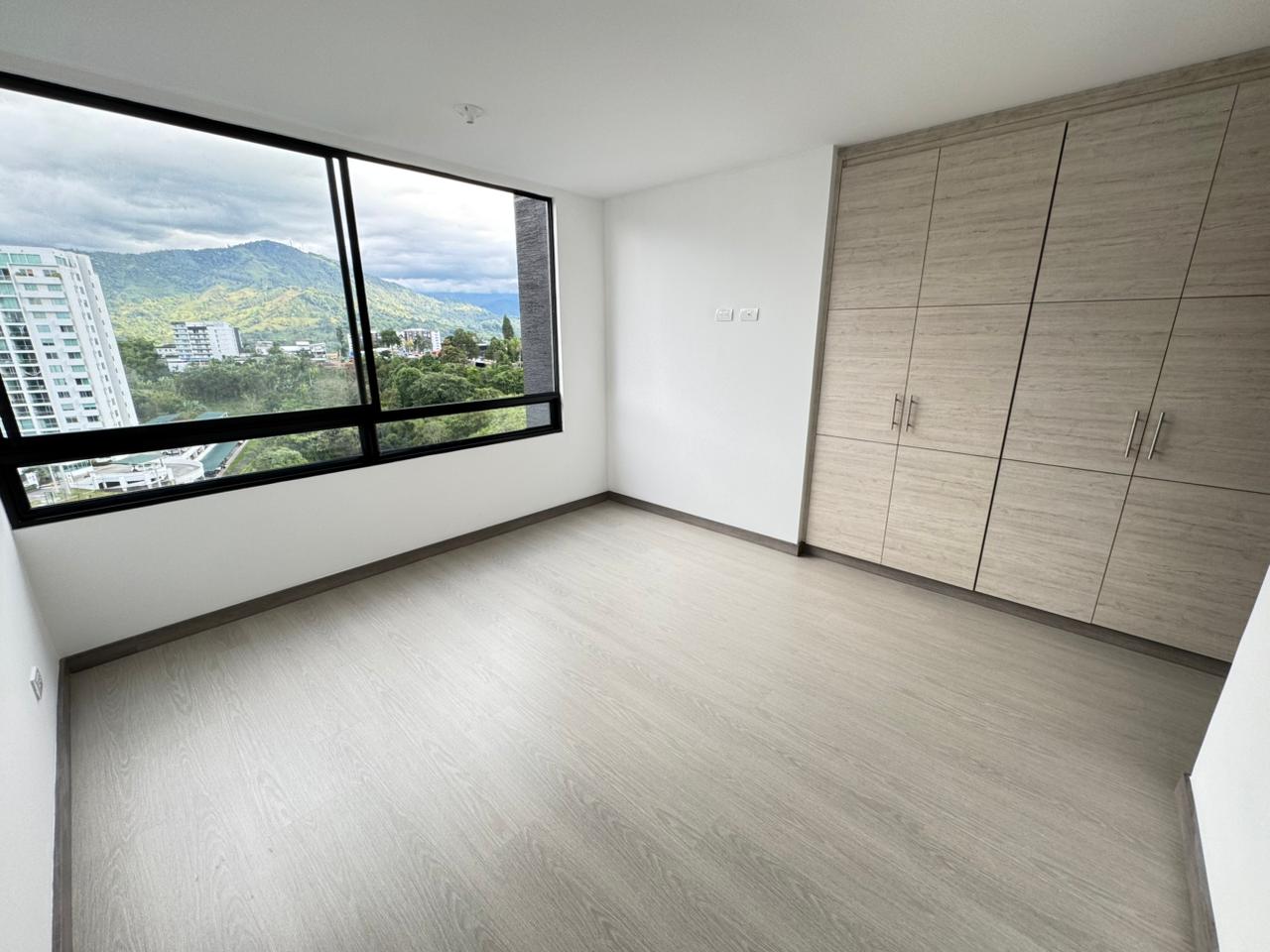 SE VENDE Y SE ALQUILA  13.000.jpg