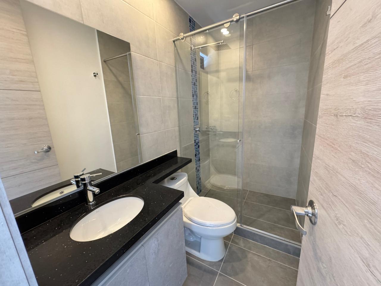 SE VENDE Y SE ALQUILA  16..jpg