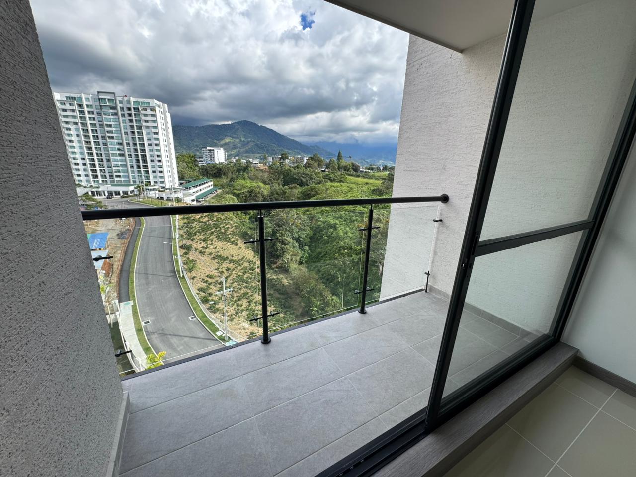 SE VENDE Y SE ALQUILA  3..jpg