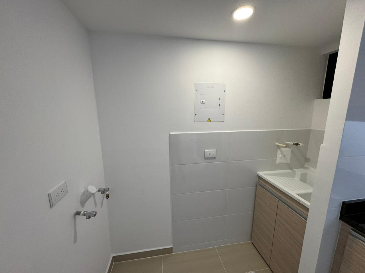 SE VENDE Y SE ALQUILA  8..jpg