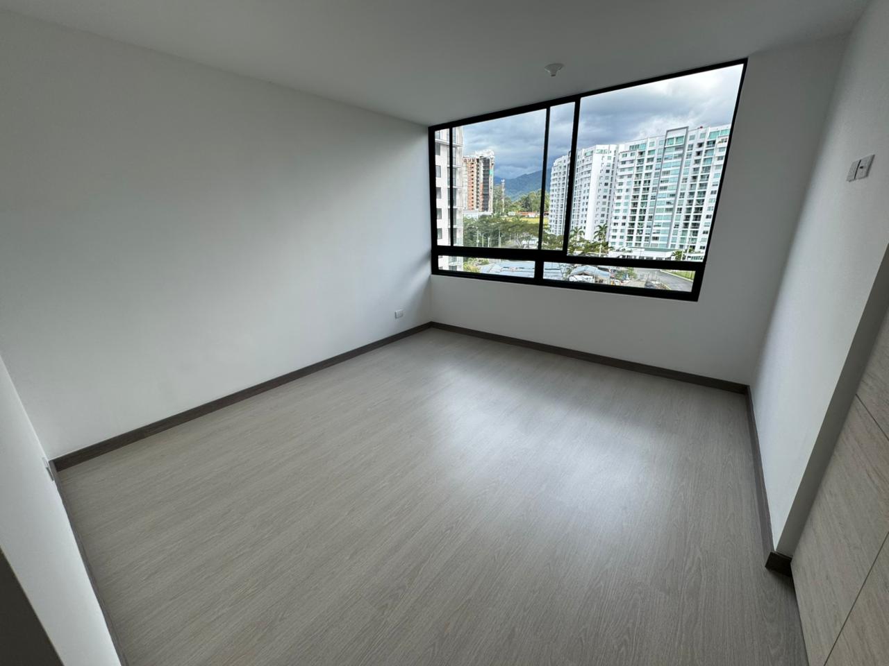 SE VENDE Y SE ALQUILA  12..jpg