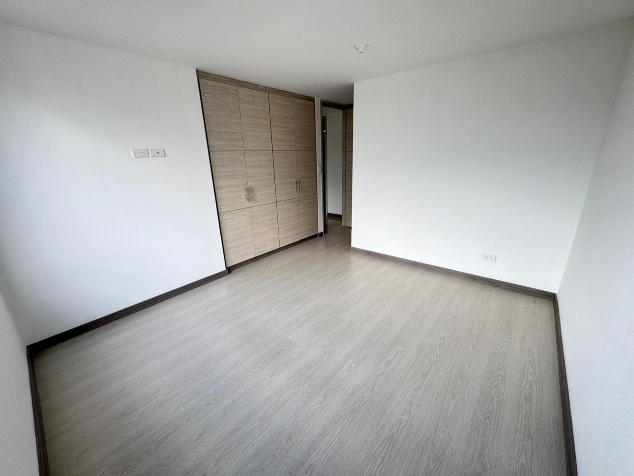 SE VENDE Y SE ALQUILA  14..jpg