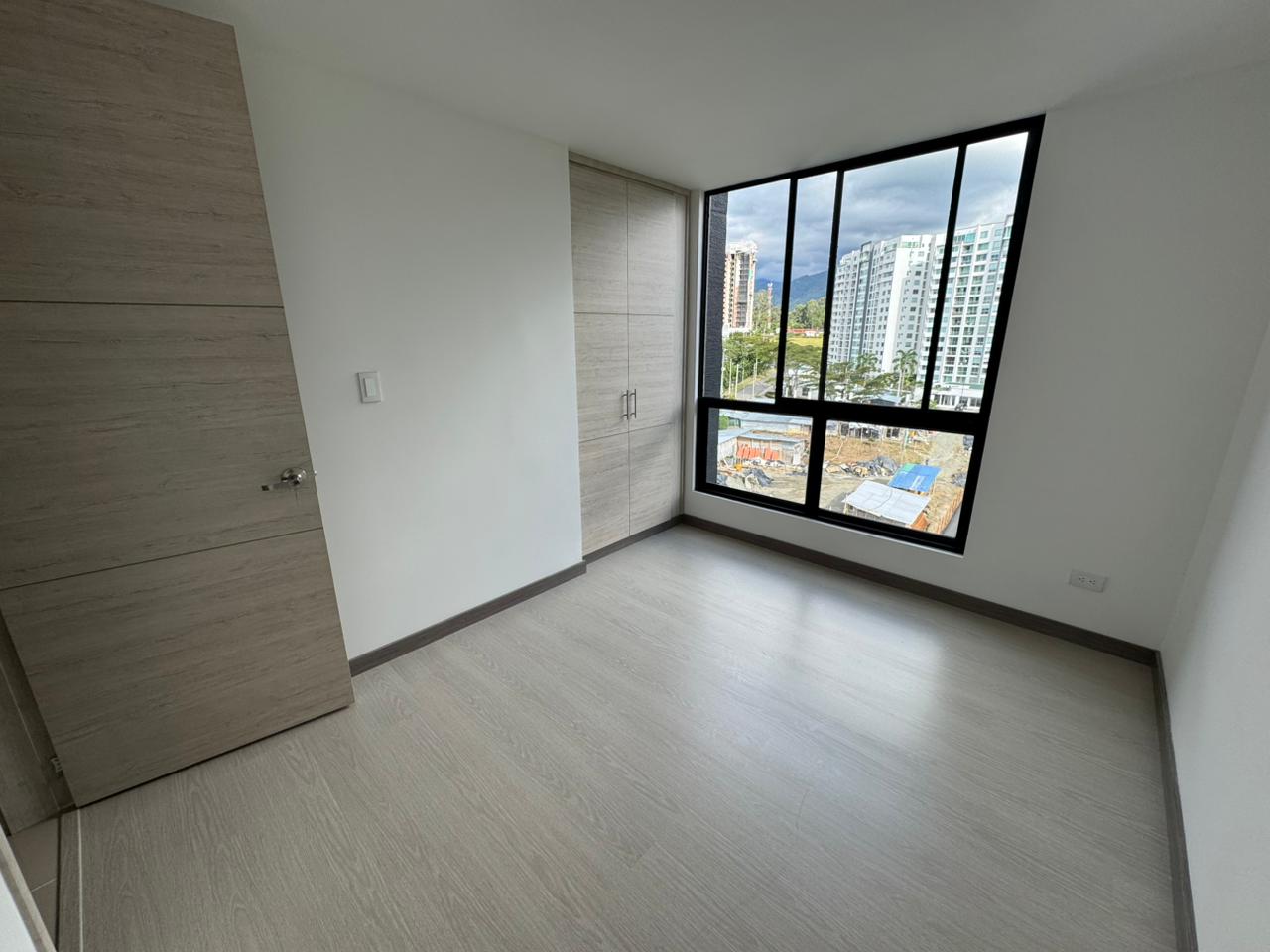 SE VENDE Y SE ALQUILA  18..jpg