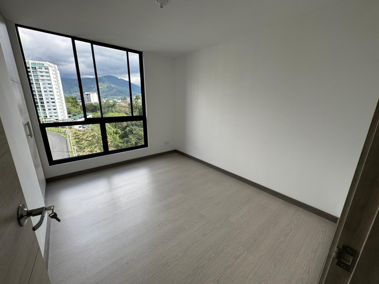 SE VENDE Y SE ALQUILA  17..jpg