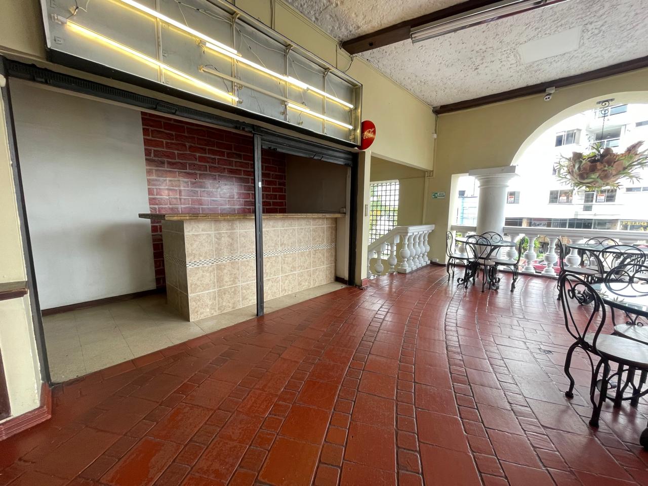 1. LOCAL ED EL BOSQUE (7).jpeg