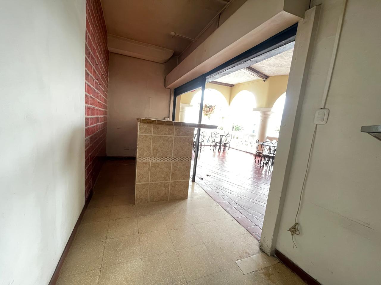 4. LOCAL ED EL BOSQUE (4).jpeg