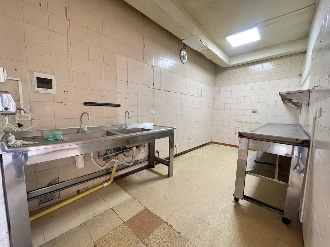 5. LOCAL ED EL BOSQUE (10).jpeg