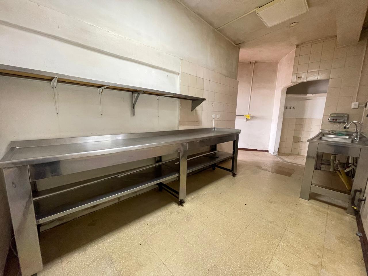 7. LOCAL ED EL BOSQUE (12).jpeg