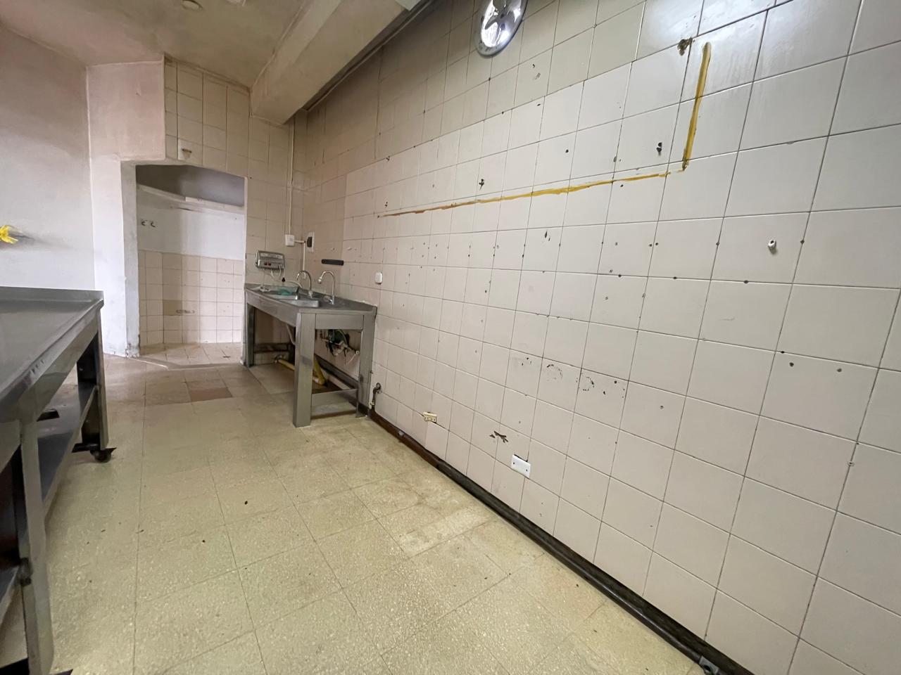 8. LOCAL ED EL BOSQUE (13).jpeg