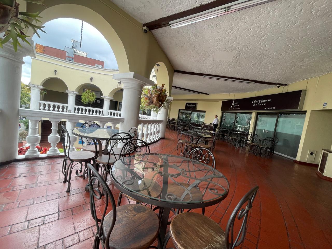 24. LOCAL ED EL BOSQUE (25).jpeg