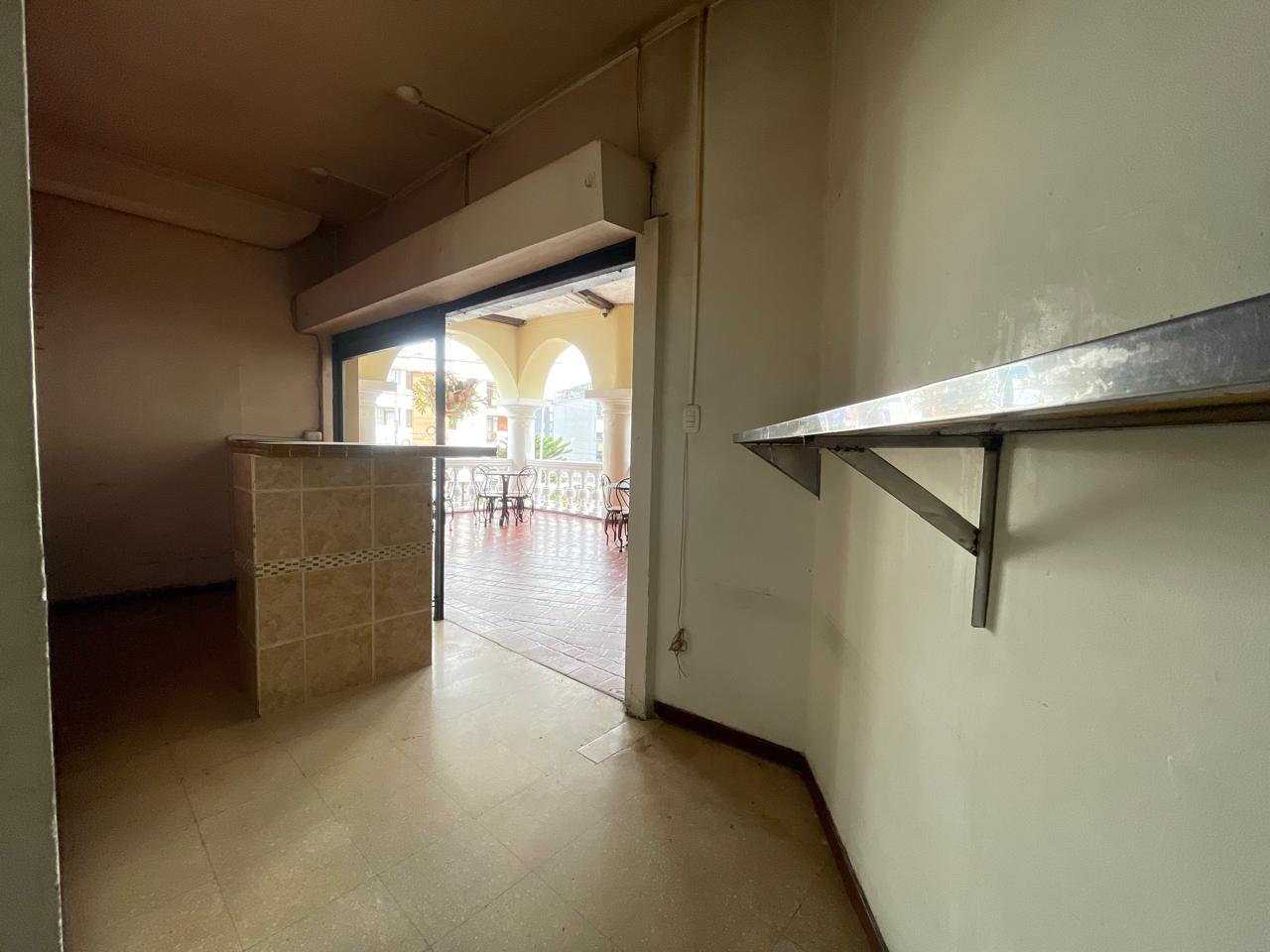 20. LOCAL ED EL BOSQUE (22).jpeg