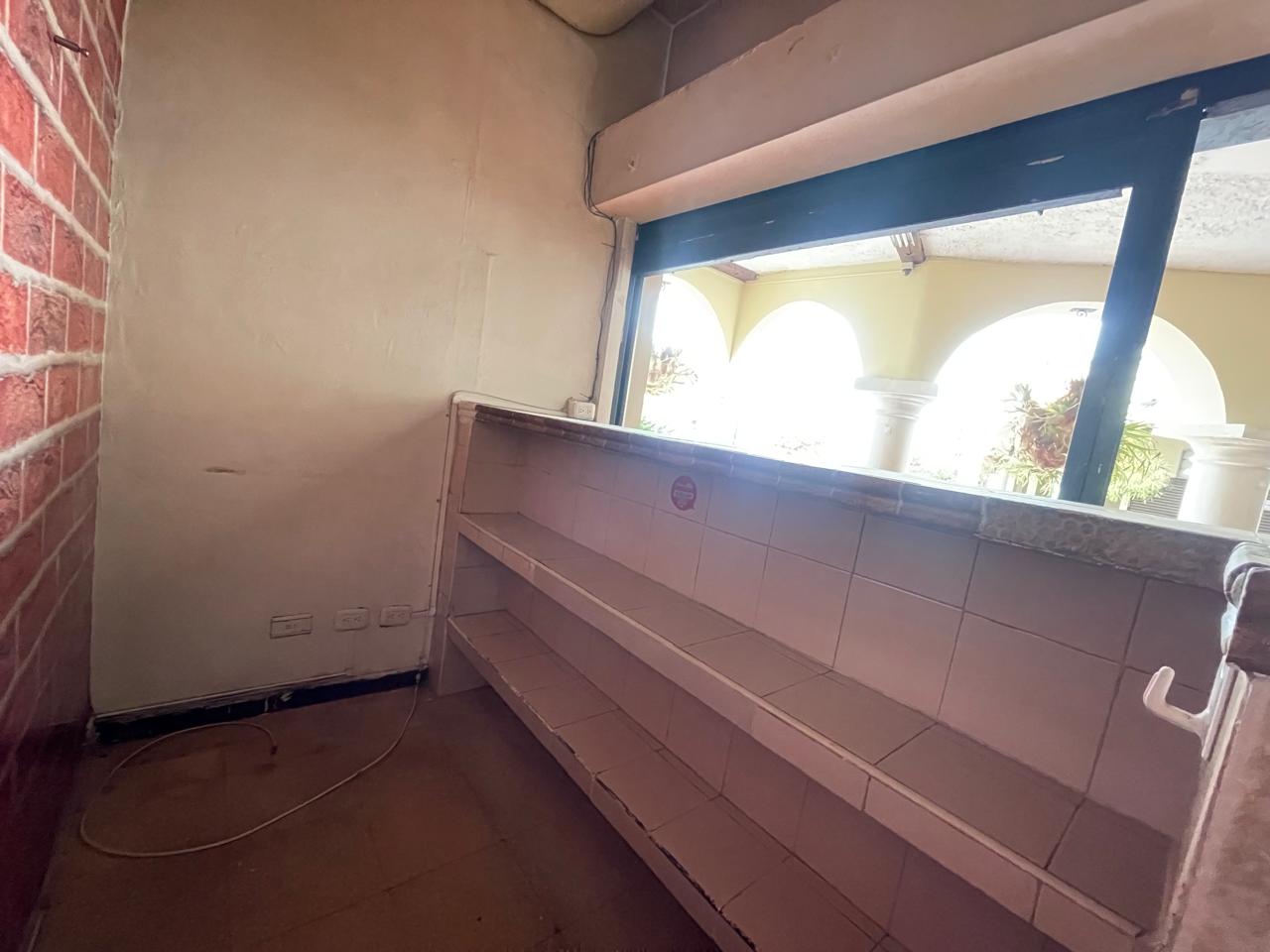 11. LOCAL ED EL BOSQUE (6).jpeg