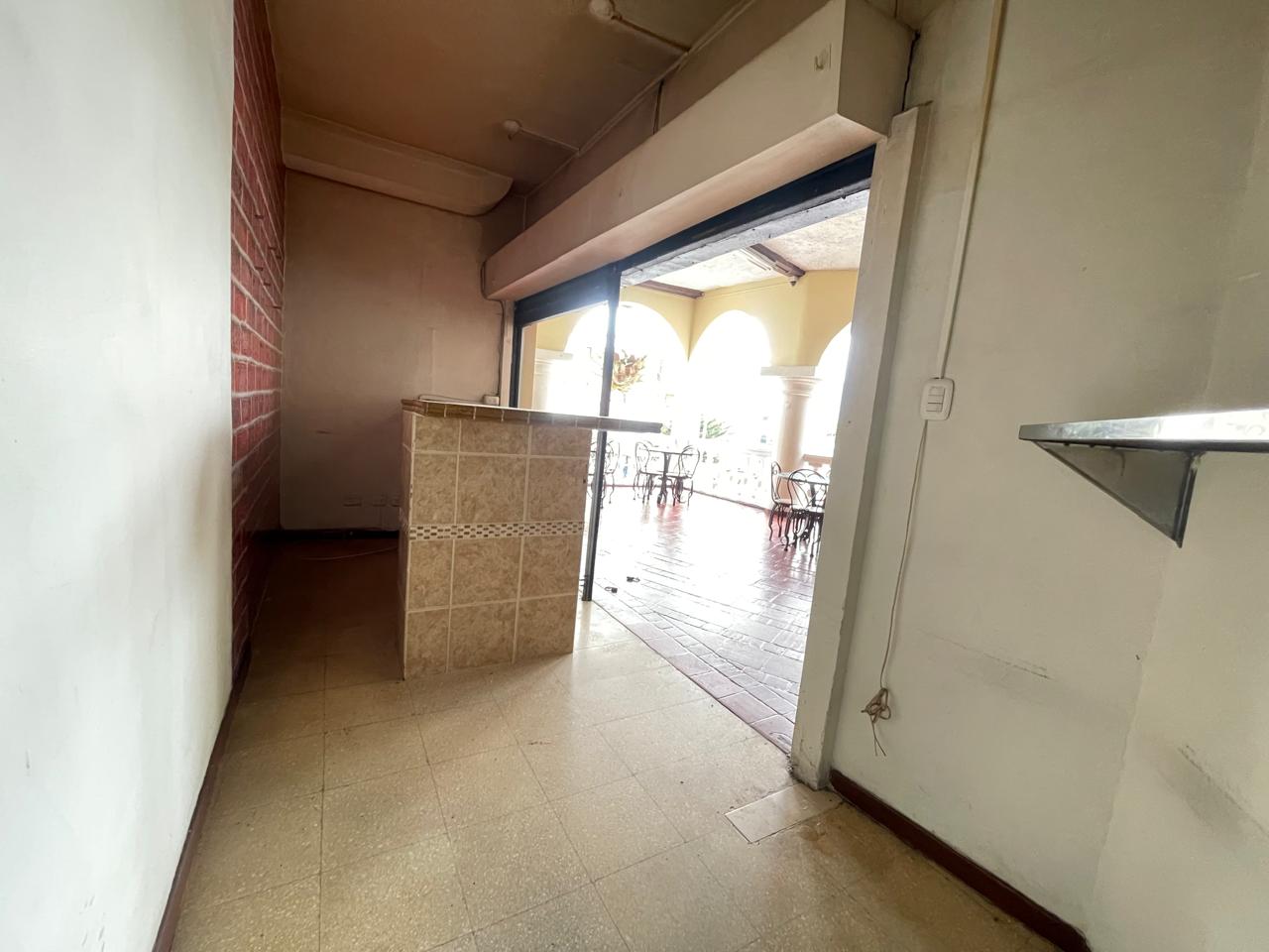 13. LOCAL ED EL BOSQUE (3).jpeg