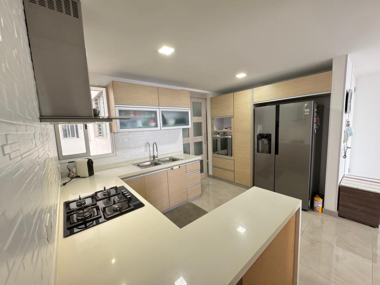 SE VENDE APTO EN AV. 19 NORTE  6..jpeg