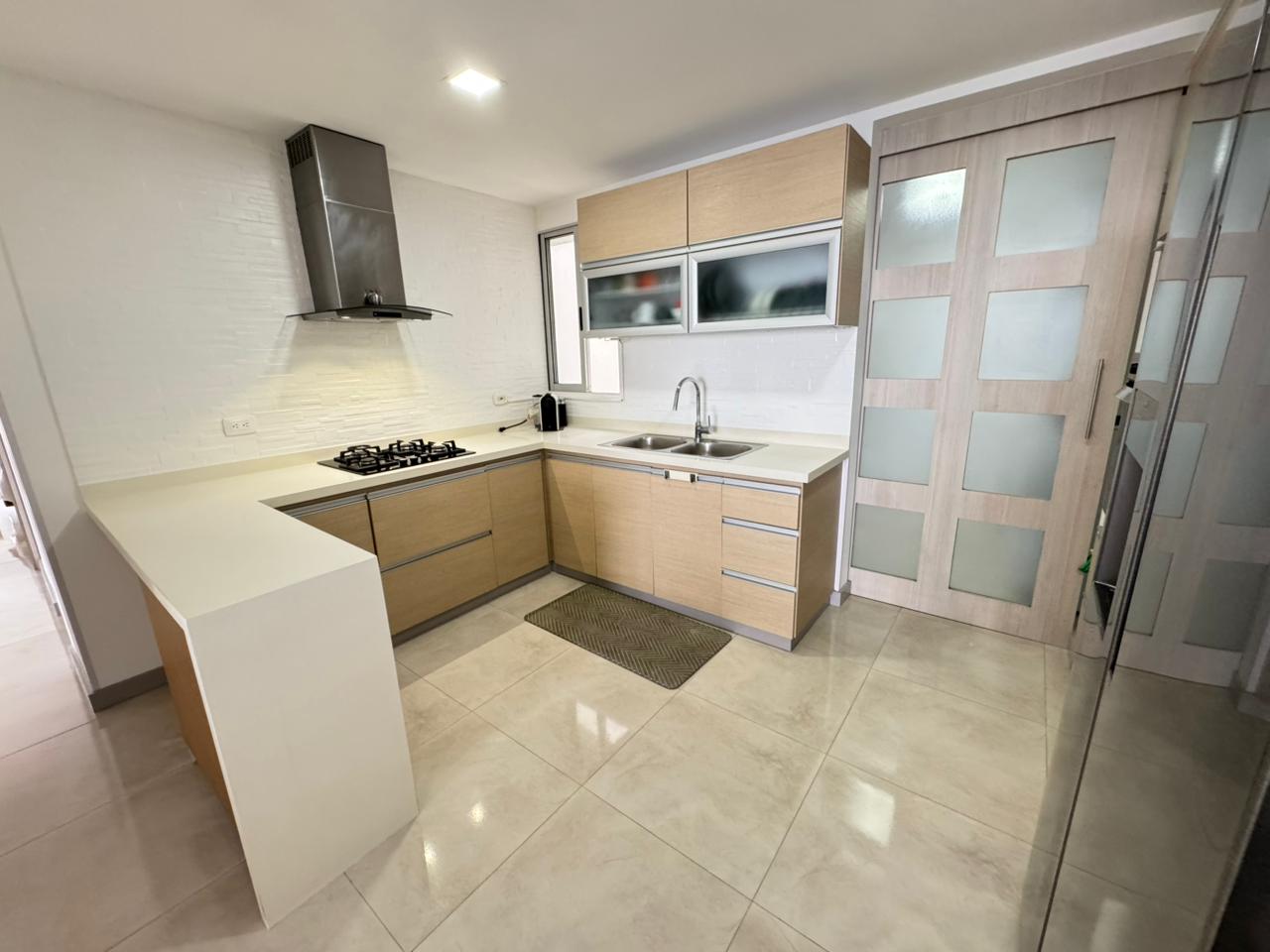 SE VENDE APTO EN AV. 19 NORTE  8..jpeg