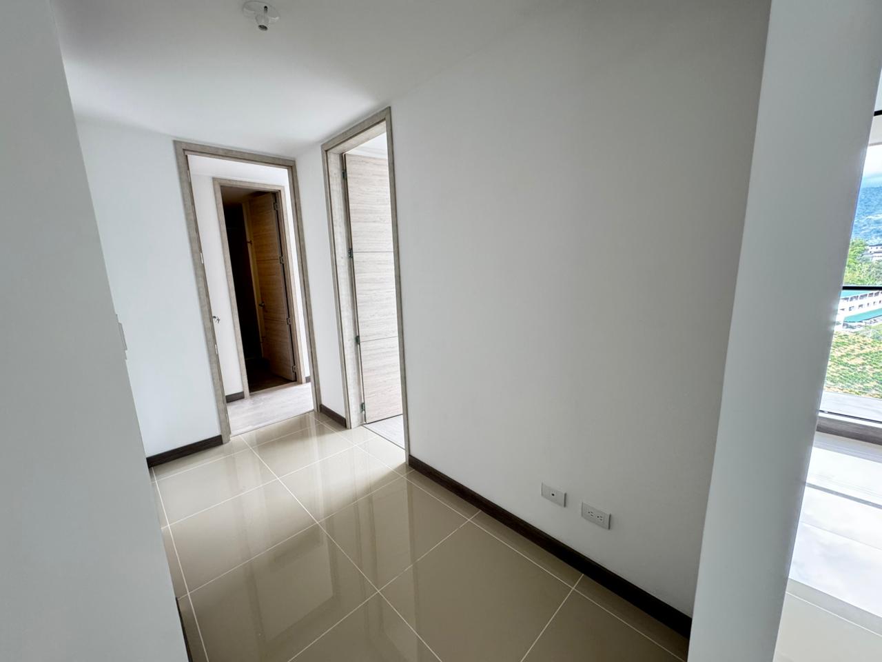 SE VENDE Y SE ALQUILA  11..jpg