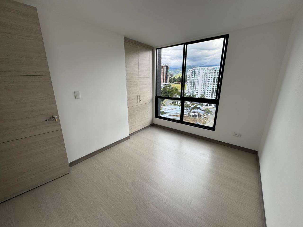 SE VENDE Y SE ALQUILA  19..jpg