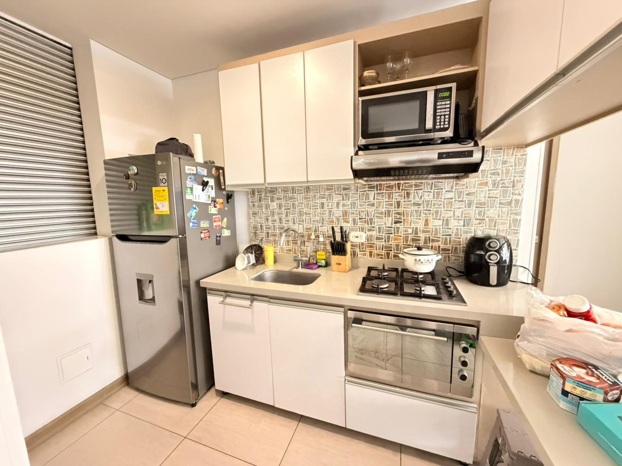 SE VENDE APTO EN LAURELES 2..jpeg