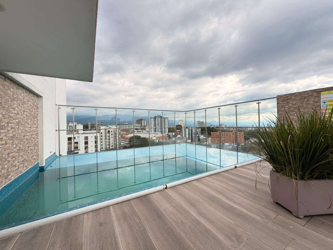 SE VENDE APTO EN LAURELES 21..jpeg