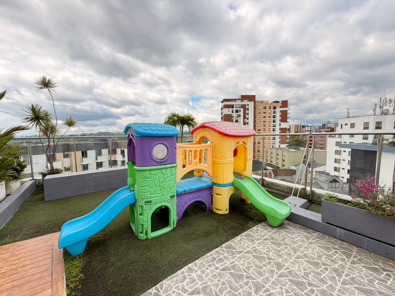 SE VENDE APTO EN LAURELES 22..jpeg