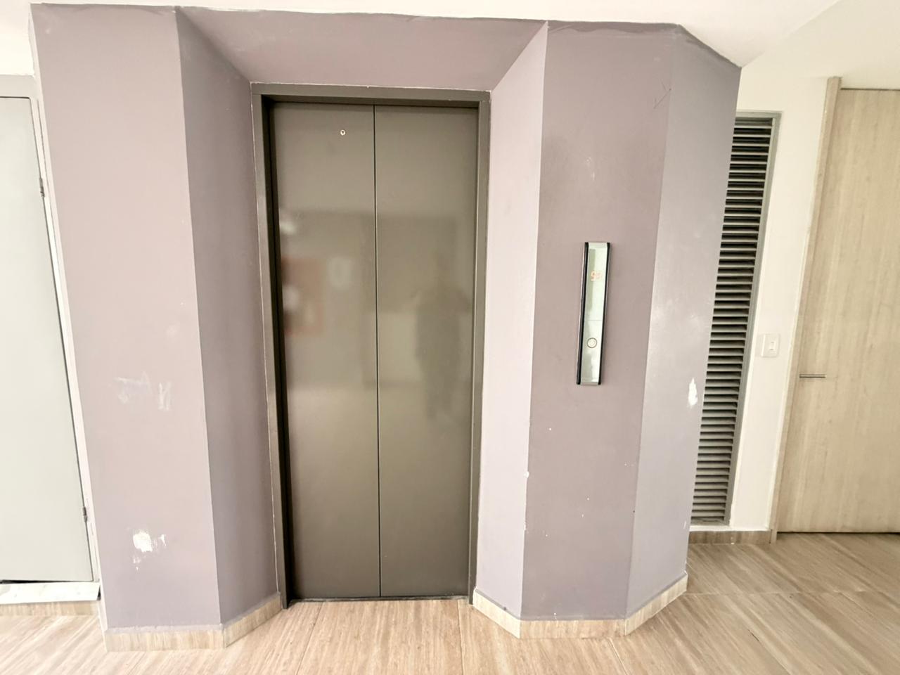 SE VENDE APTO EN LAURELES 17..jpeg