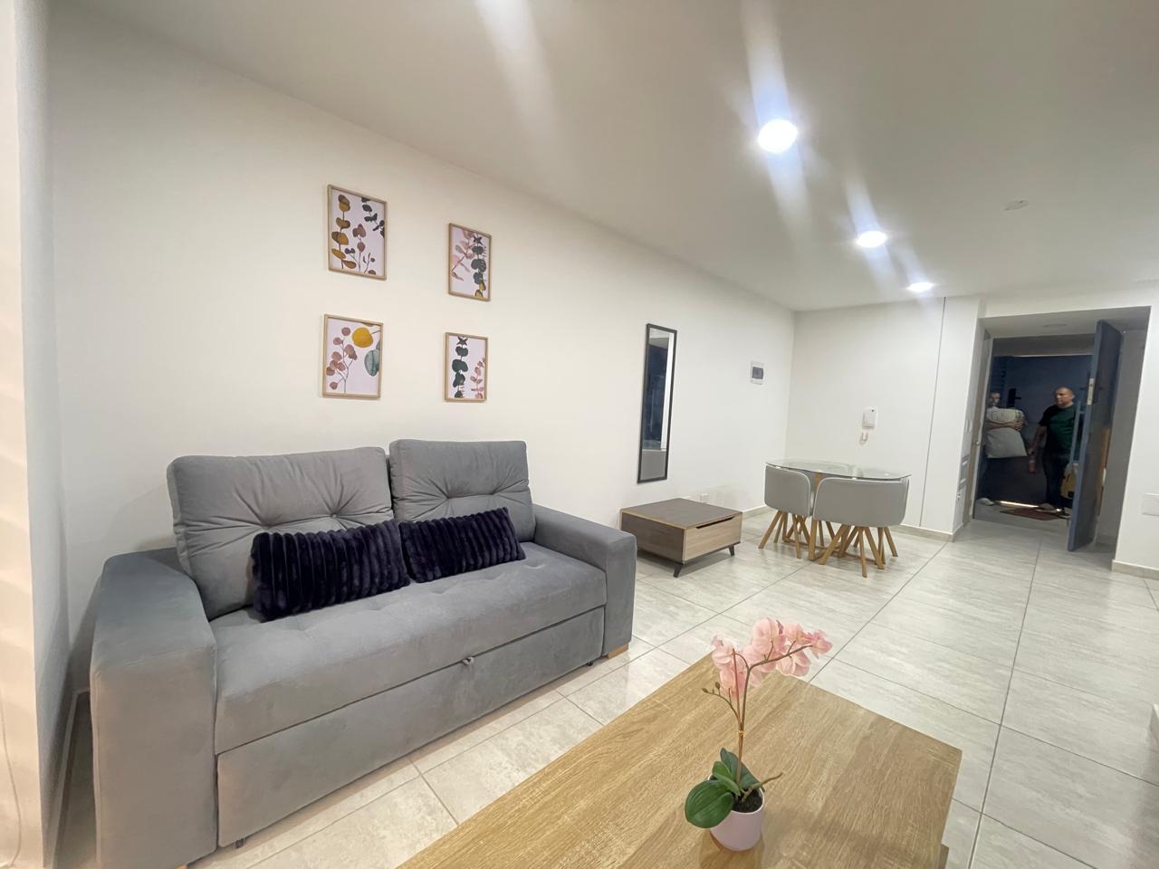 SE VENDE APTO HITO 18 7..jpeg