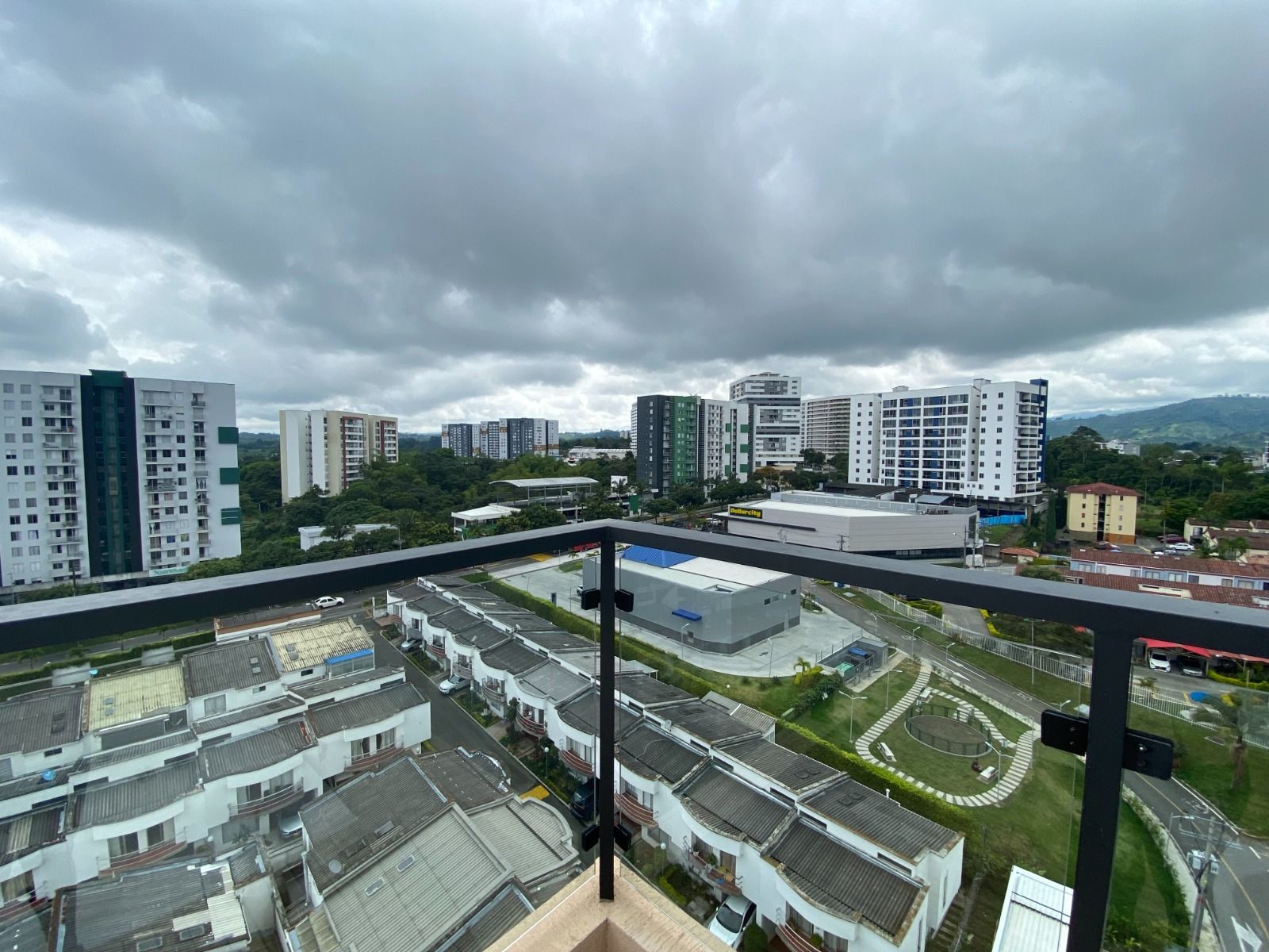 SE VENDE APTO HITO 18 21..jpeg