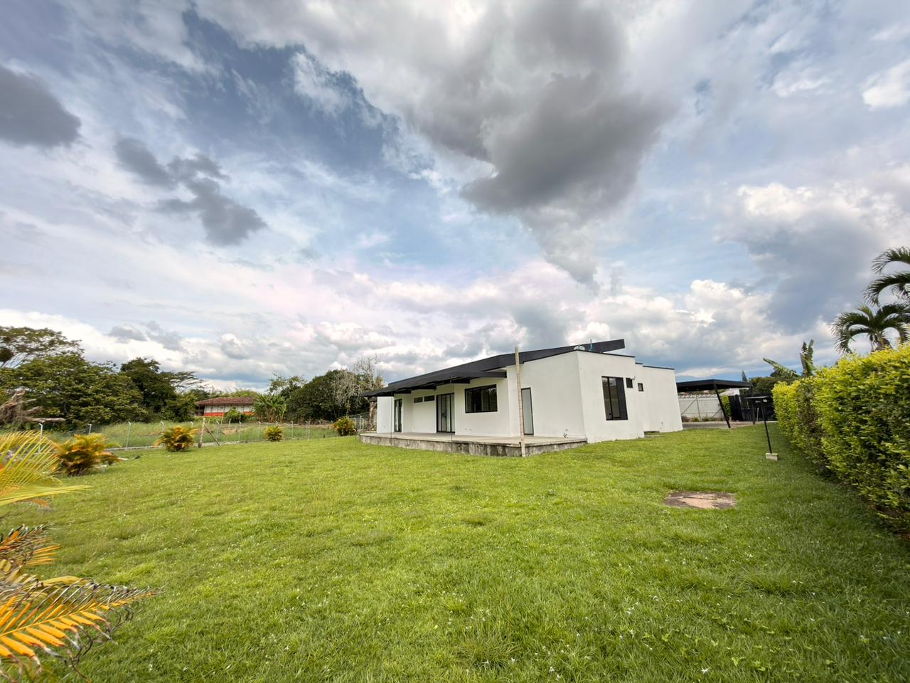 SE VENDE CASA CAMPESTRE  24..jpeg