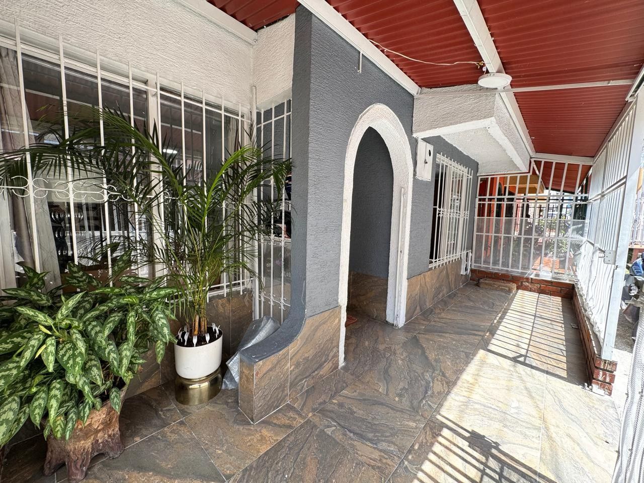 SE VENDE CASA EN LOS NARANJOS 1..jpg