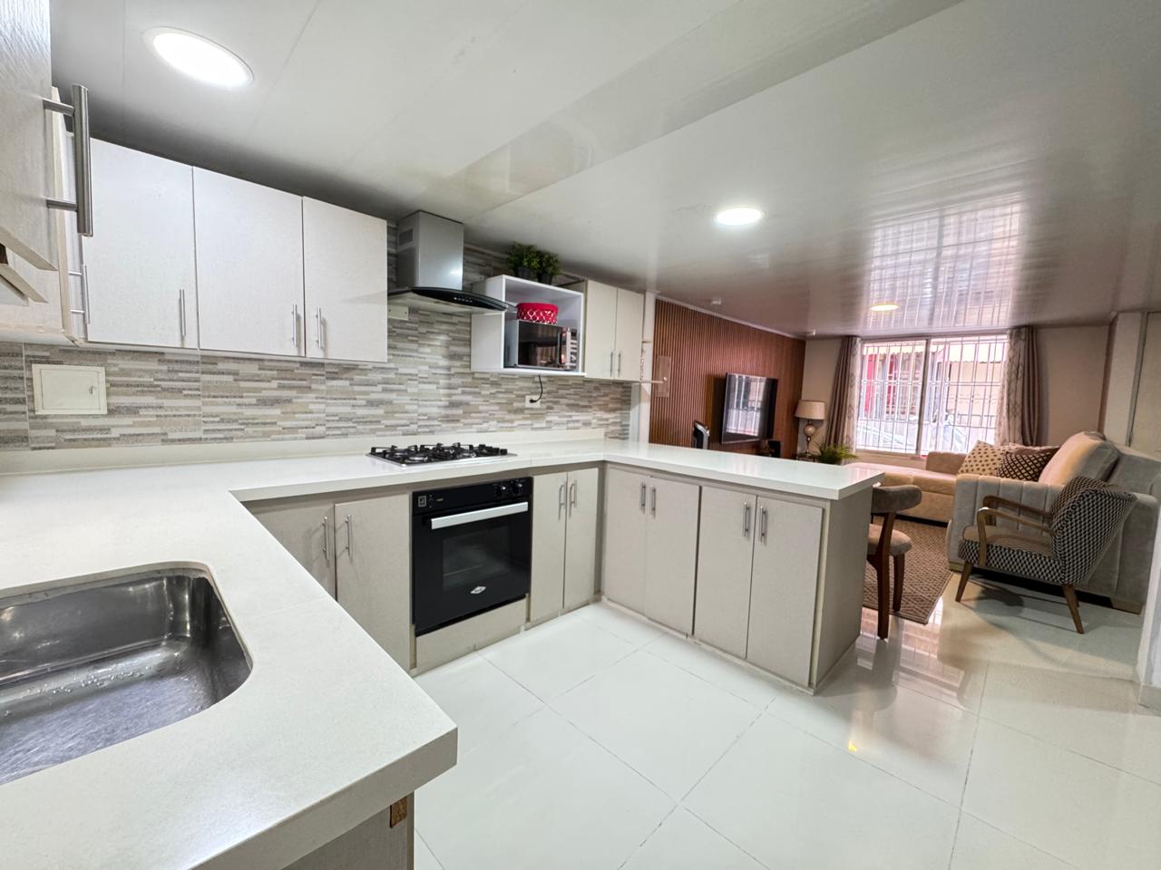 SE VENDE CASA EN LOS NARANJOS 16..jpeg