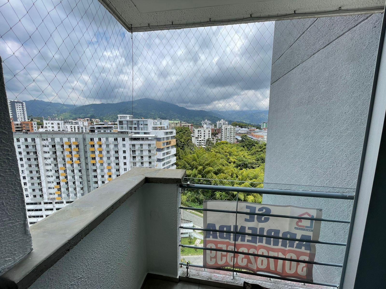 SE ALQUILA APTO SAN JUAN DE LA LOMA 3..jpg