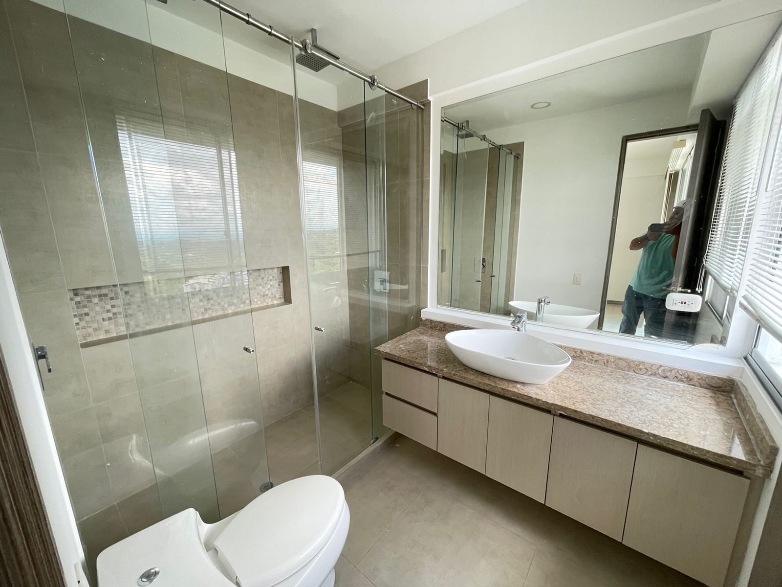 SE ALQUILA APTO SAN JUAN DE LA LOMA 12..jpg