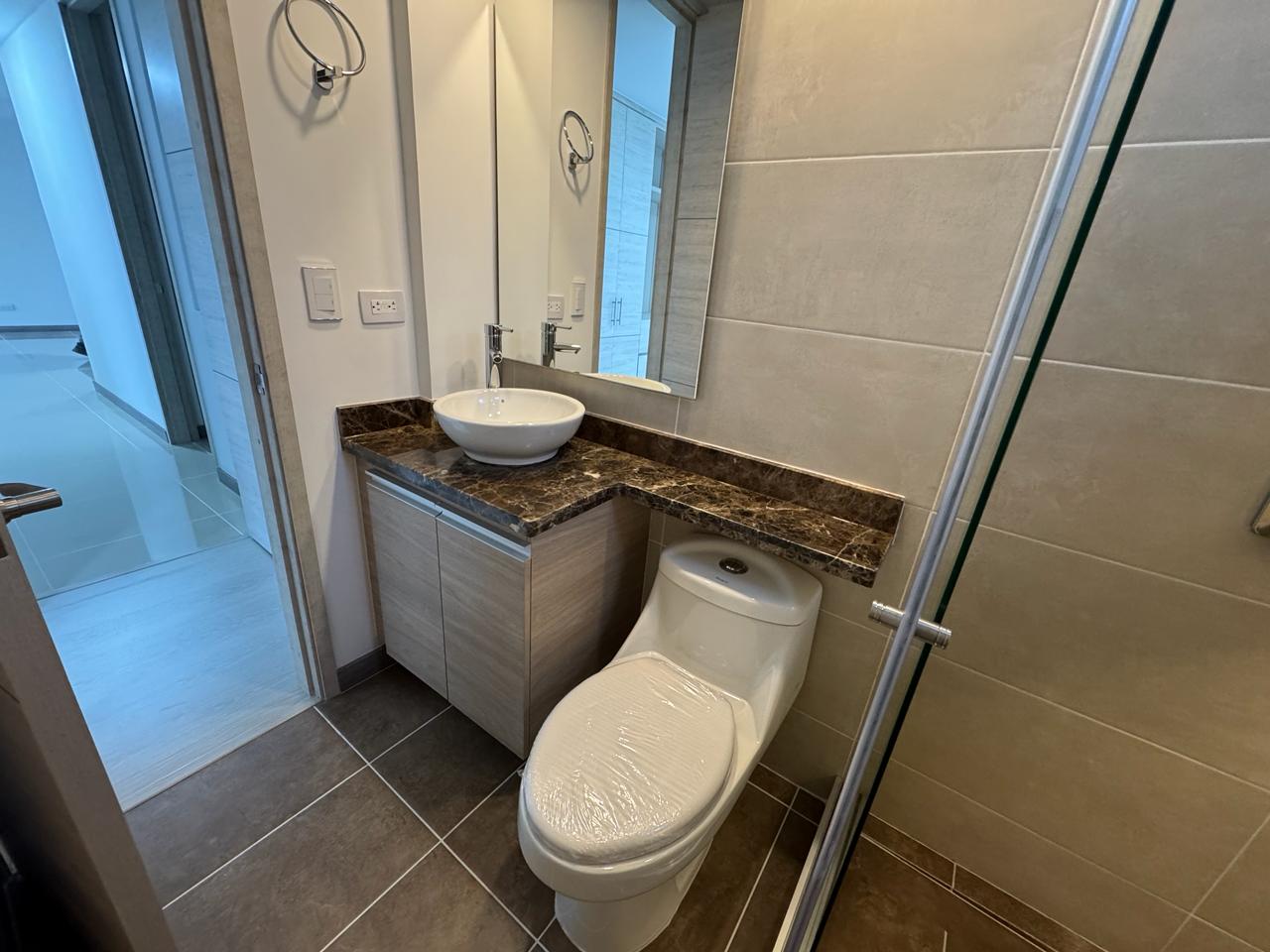 SE ARRIENDA APTO EN ORO NEGRO 16..jpeg