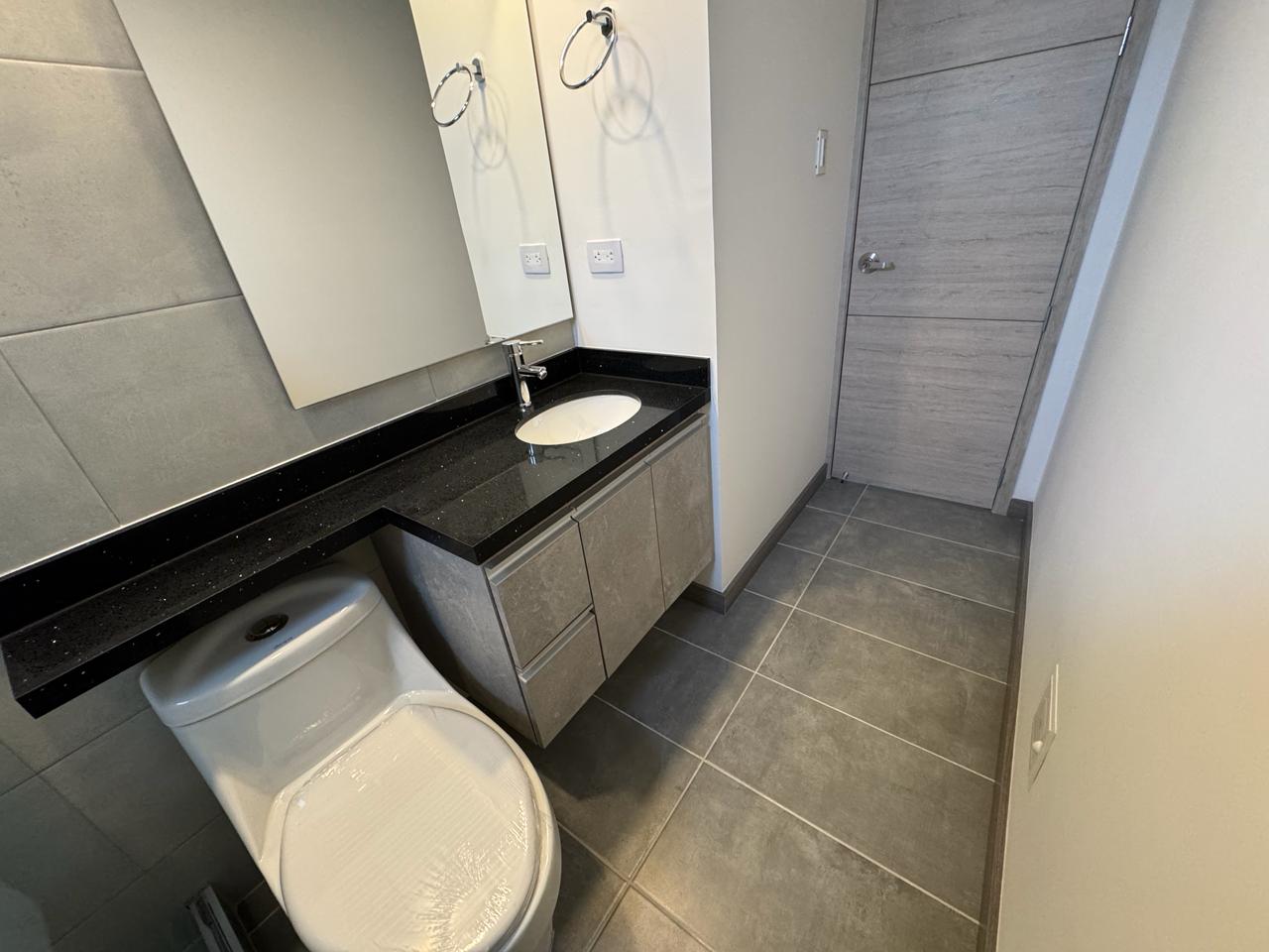 SE ARRIENDA APTO EN ORO NEGRO 24..jpeg