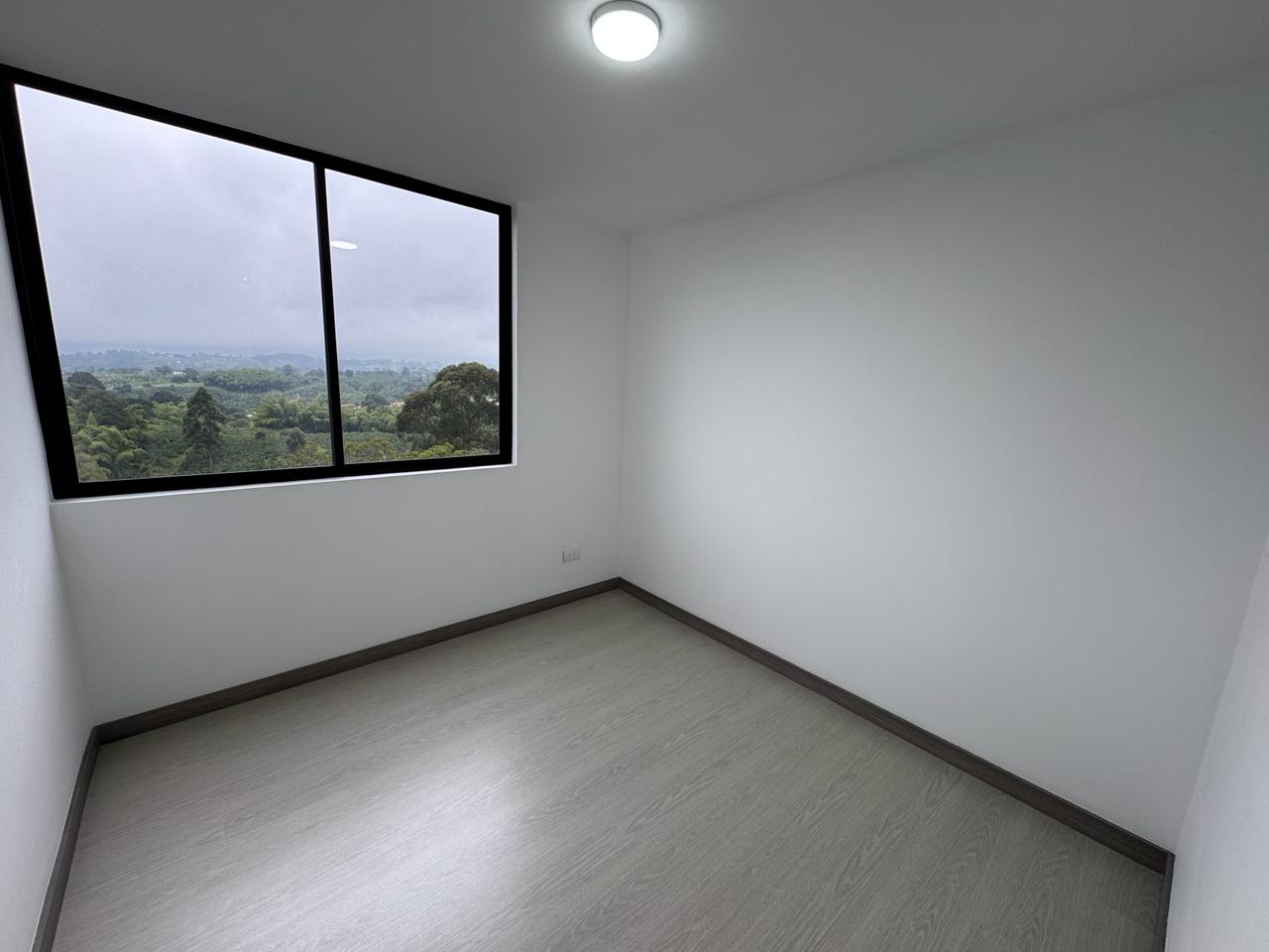 SE ARRIENDA APTO EN ORO NEGRO 21..jpeg