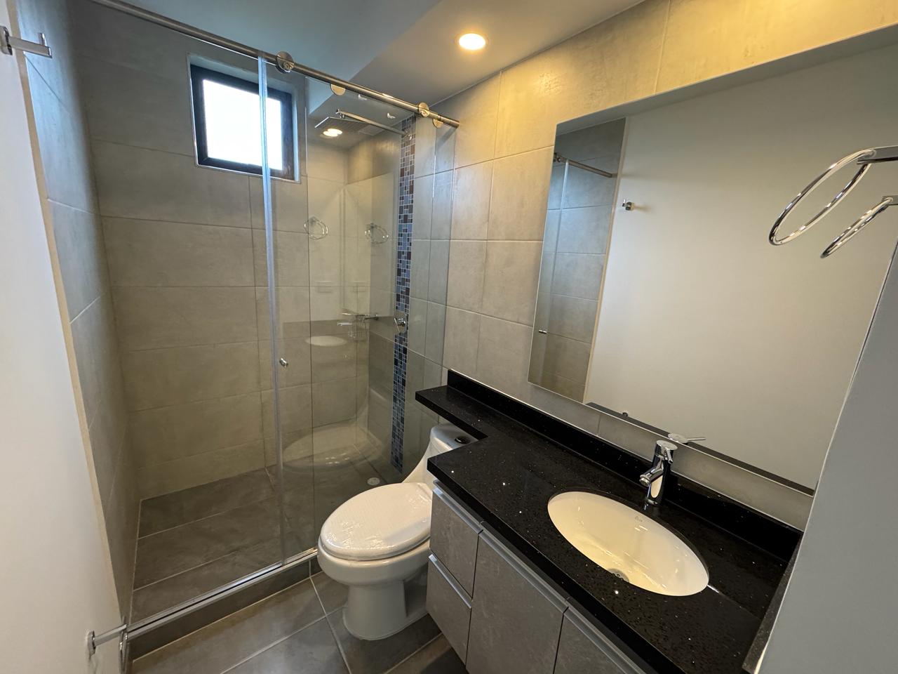 SE ARRIENDA APTO EN ORO NEGRO 25..jpeg