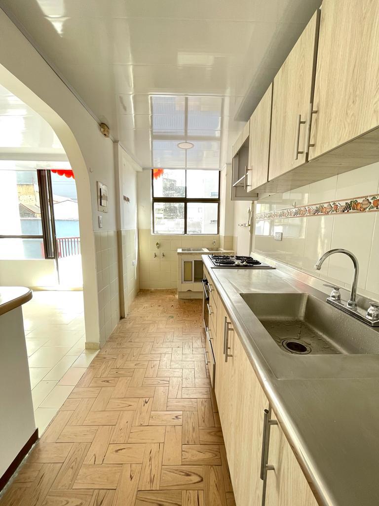 SE VENDE APTO EN EL CENTRO  7..jpg