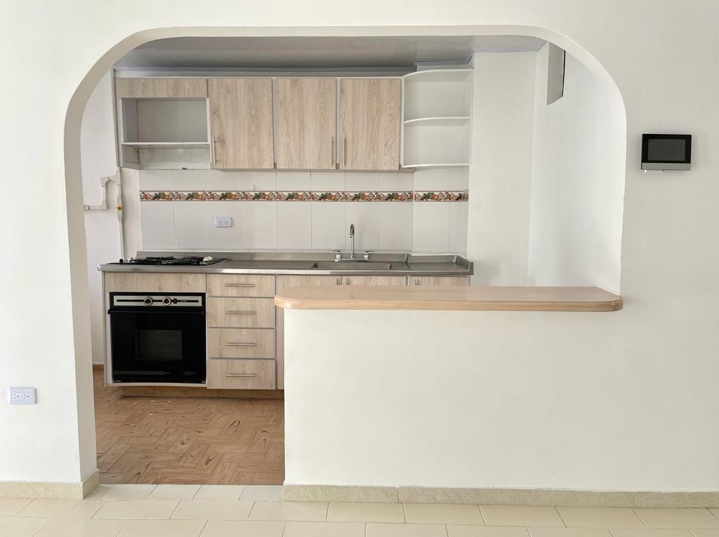 SE VENDE APTO EN EL CENTRO  5..jpg