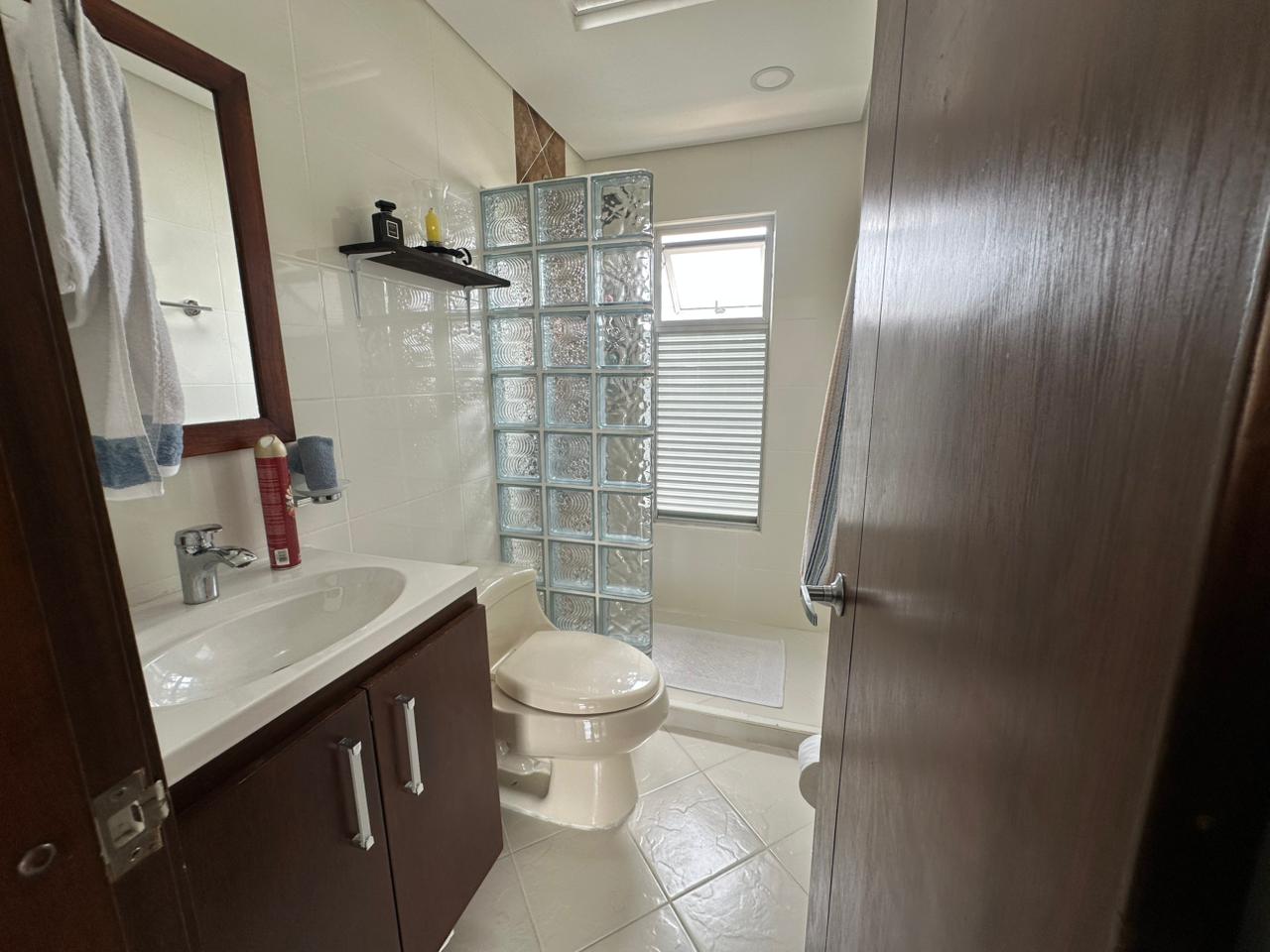 SE VENDE CASA EN LA CASTELLANA  30..jpeg