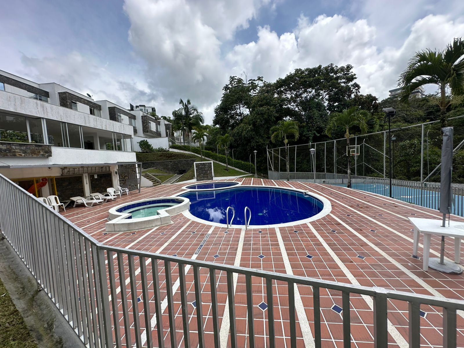 SE VENDE CASA EN LA CASTELLANA  34..jpeg