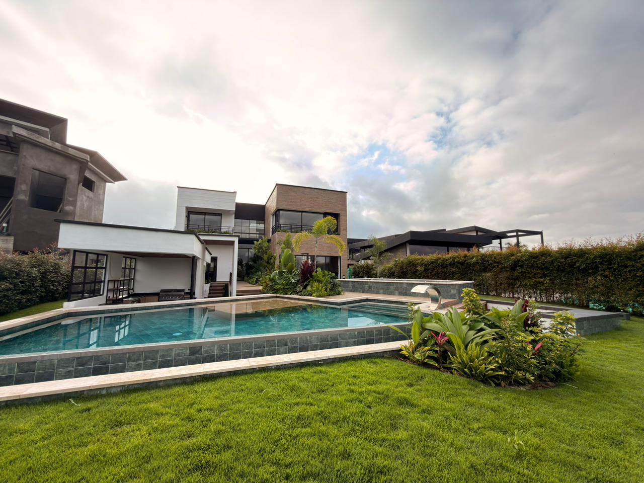 SE VENDE CASA CAMPESRTRE  32..jpeg