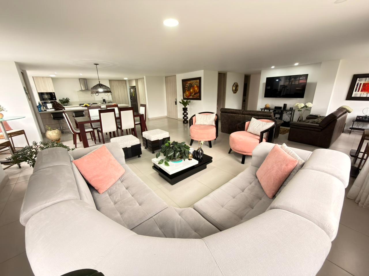 SE VENDE Y SE ARRIENDA EN LA CASTELLANA  1..jpeg