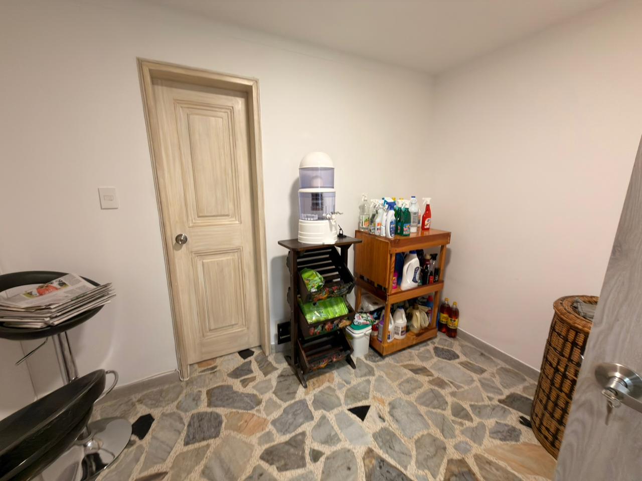 SE VENDE Y SE ARRIENDA EN LA CASTELLANA  14..jpeg