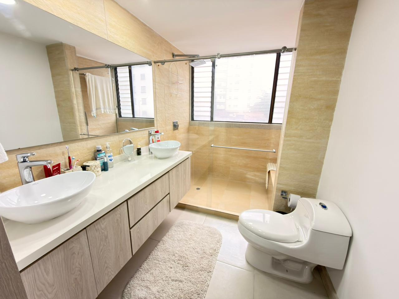 SE VENDE Y SE ARRIENDA EN LA CASTELLANA  20..jpeg