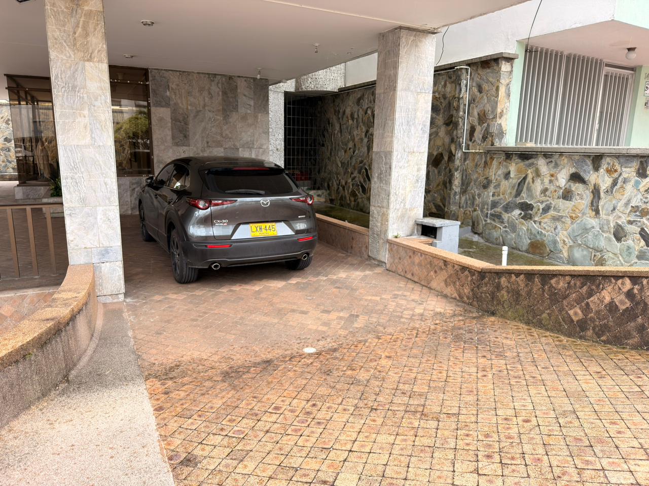 SE VENDE Y SE ARRIENDA EN LA CASTELLANA  31..jpeg