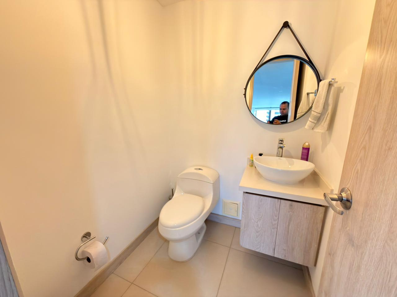 SE VENDE Y SE ARRIENDA EN LA CASTELLANA  12..jpeg